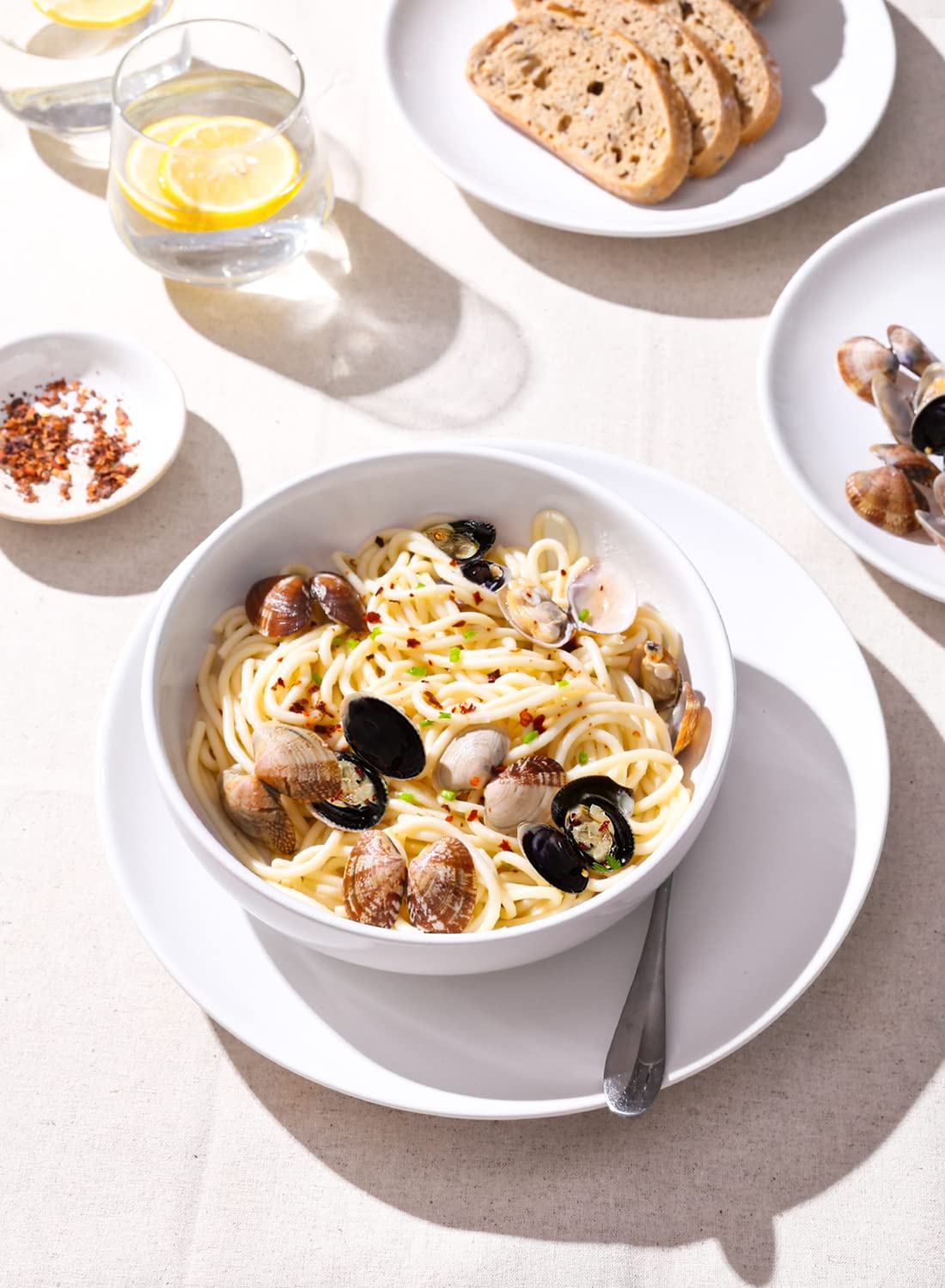45 oz White Pasta Bowls Set of 4 H861