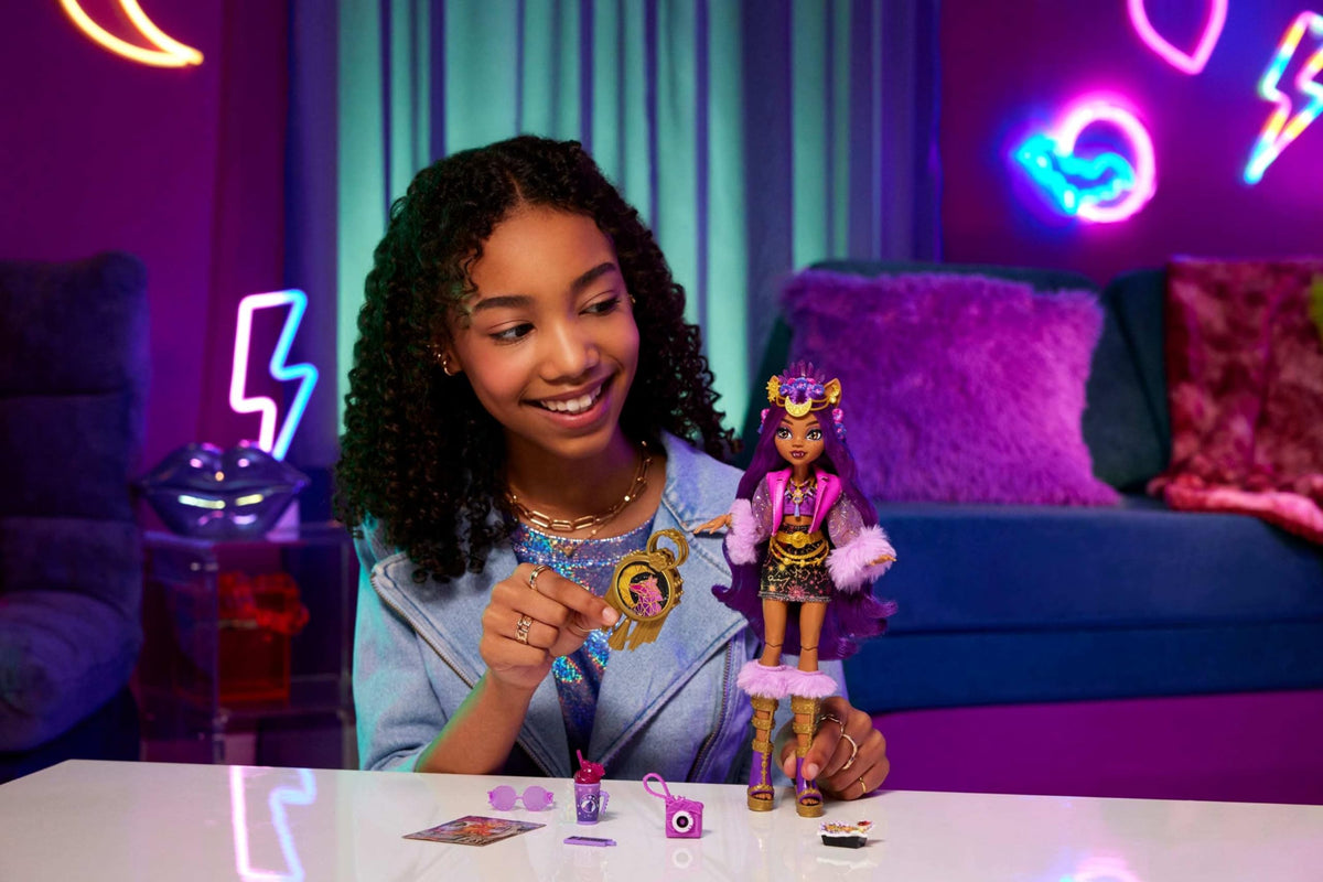 Monster High Doll with Glam Outfit & Accessories N3609