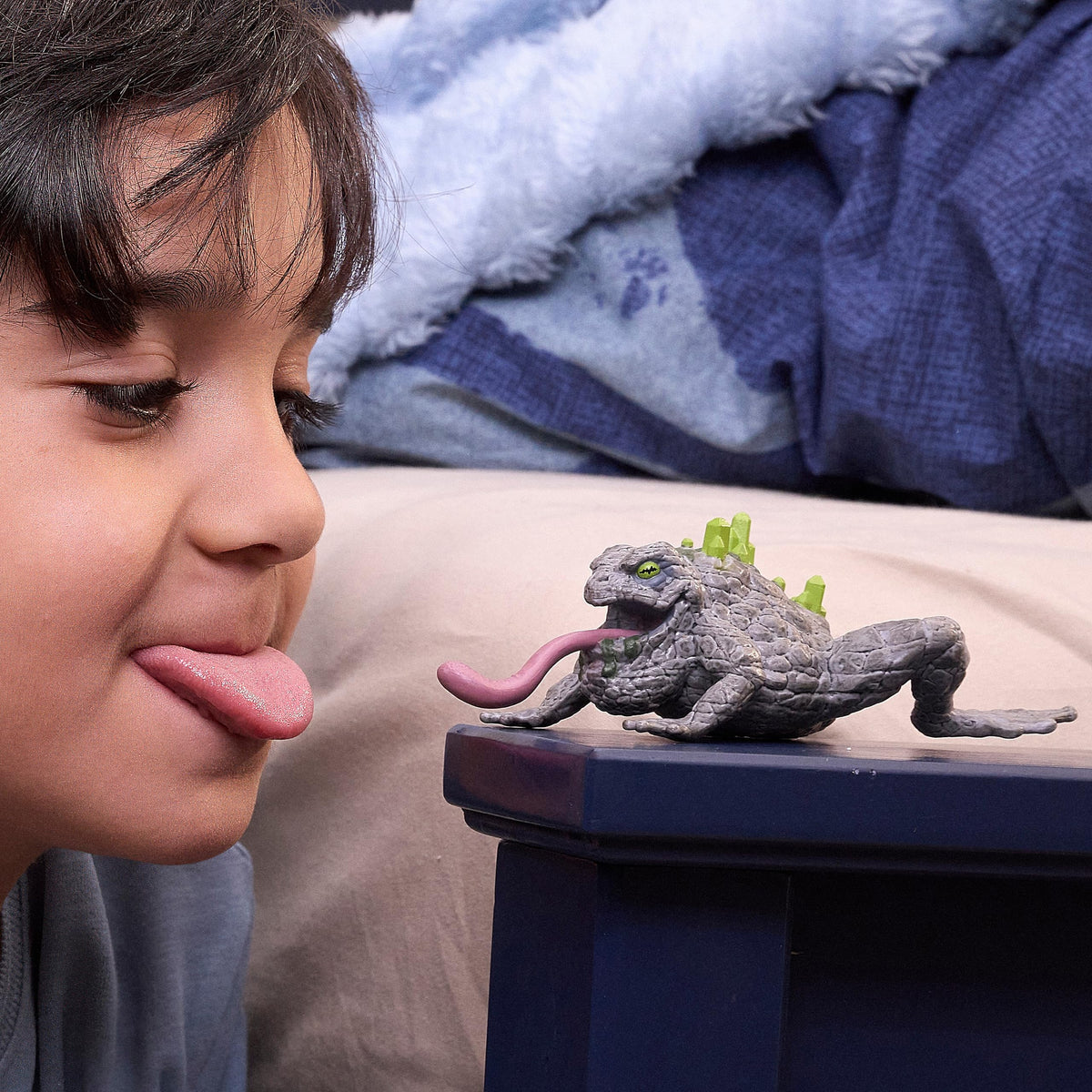 Stone Toad Toy Figurine L3300